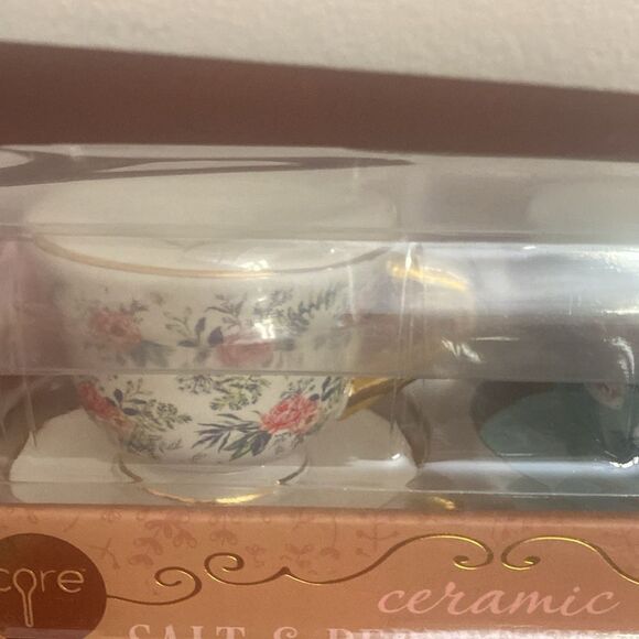 Flowers Tea Cups Slat and Pepper!!! - Picture 5 of 6